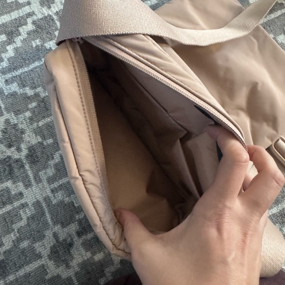 EUC Free People GOT Cloud Crossbody Bag Beige Sandbar - Picture 12 of 16